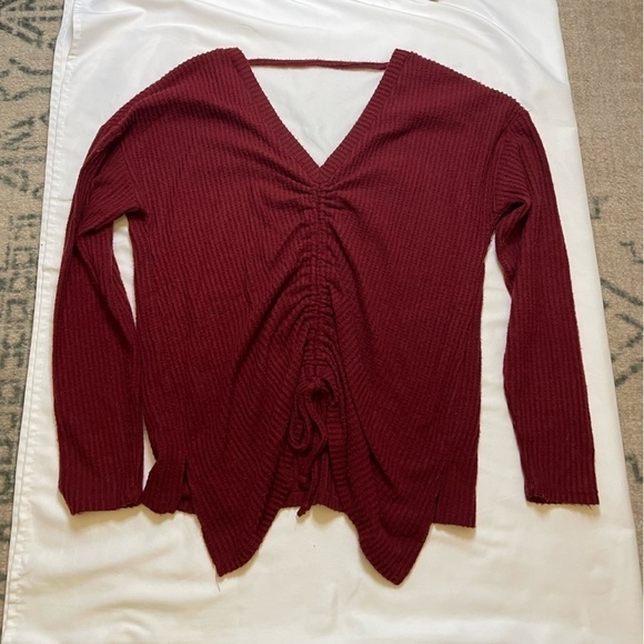 BKE size medium red waffle style soft long sleeve v-neck shirt - Picture 2 of 5